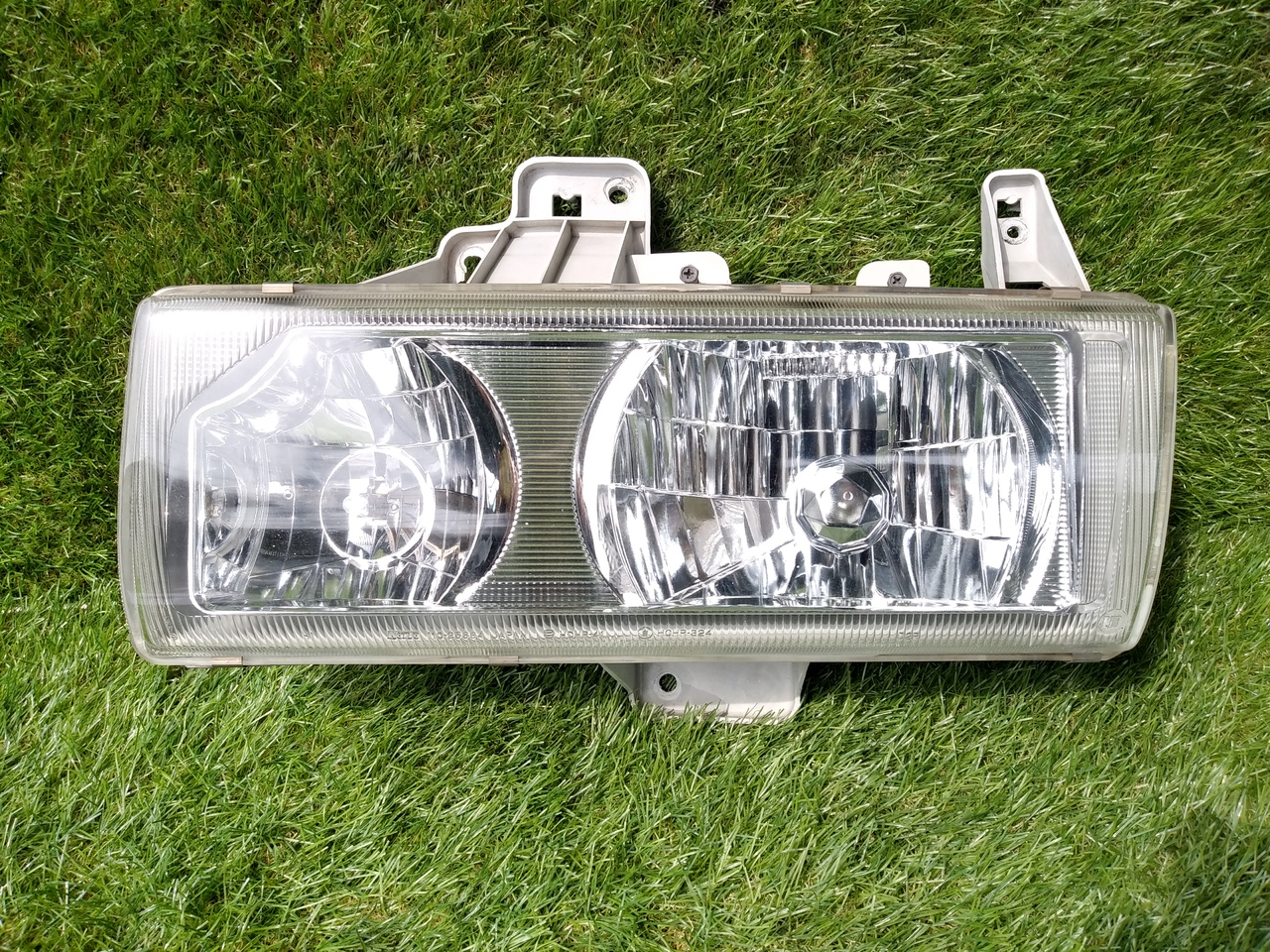 良い美品⑮H19年　日産　ディーゼル　型式MK36C　左ヘッドライト（HID） ヘッドライト