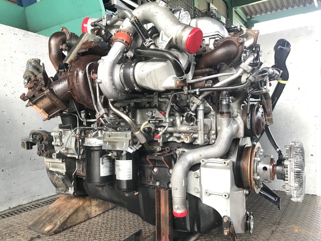 いすゞ エンジン H23年 LKG-CYJ77A