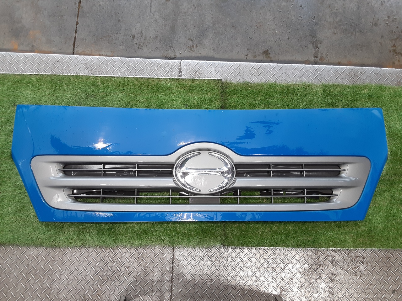 中古 日野 フロントパネル (フロントリッド) H23年【ストックNo