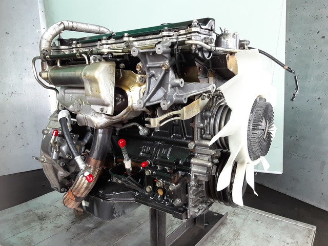 いすゞ エンジン H18年 PB-NKR81A