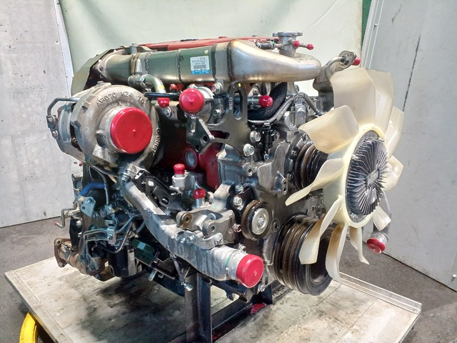 トヨタ エンジン H26年 TKG-XZC645