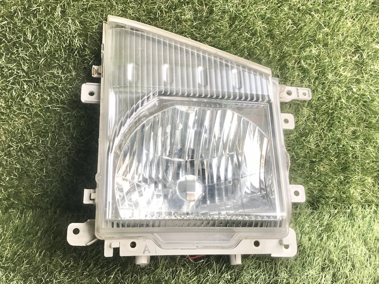 中古 いすゞ ヘッドライト右 H25年【ストックNo.6-44240