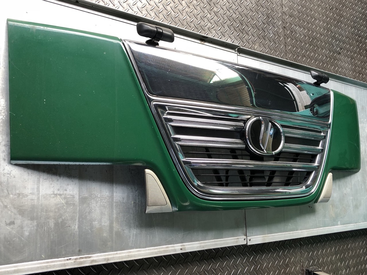 中古 日産UD フロントパネル (フロントリッド) H18年【ストックNo.5