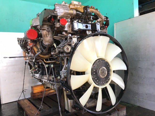 三菱ふそう純正　スーパーグレート　6R10 エンジン　オイルポンプ