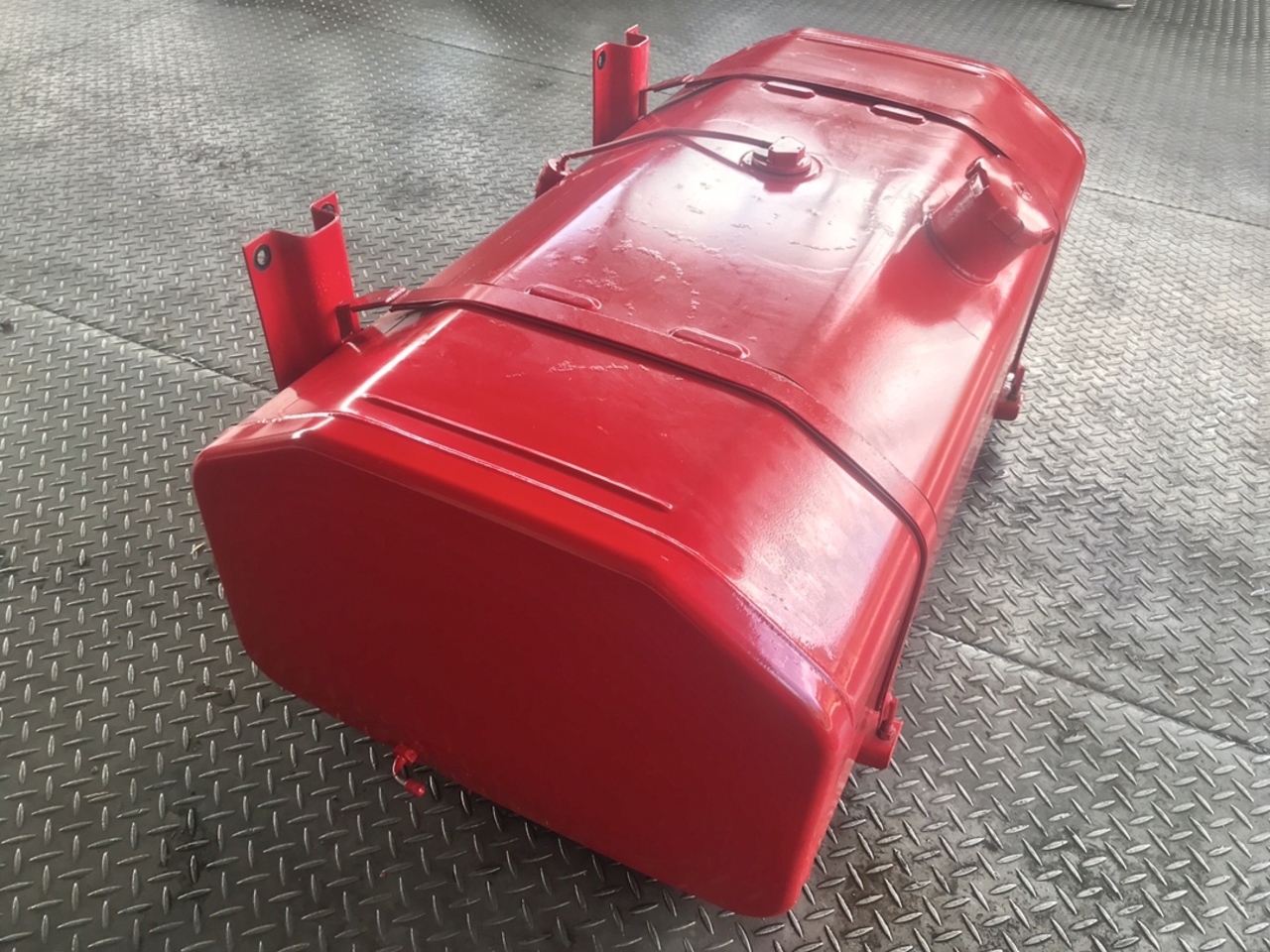 MITSUBISHI FUSO 燃料タンク MK626663 新品 MITSUBISHI FUSO 燃料タンク MK626663 新品 MITSUBISHI FUSO 燃料