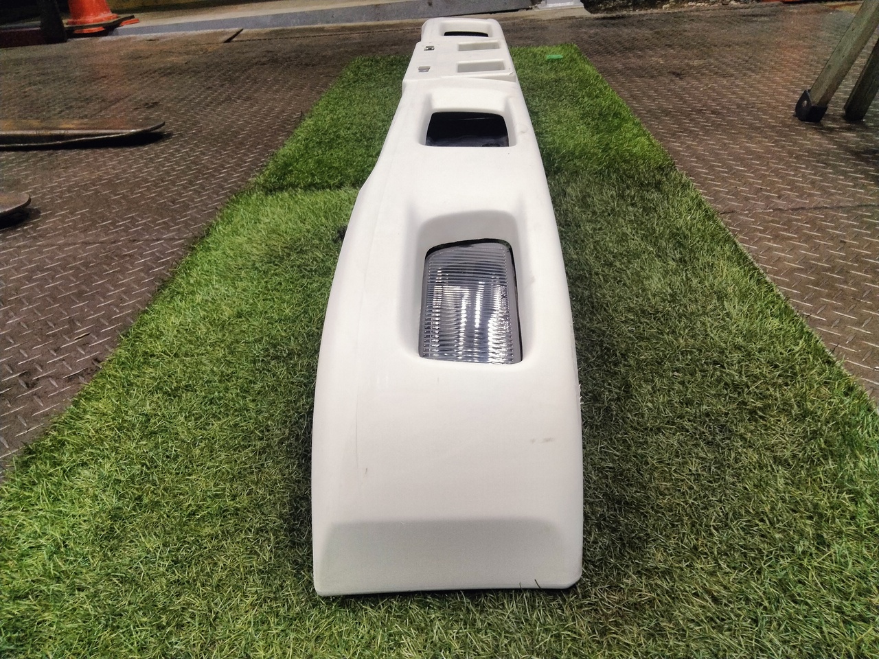 日産UD 外装品 H26年 TKG-BLR85N