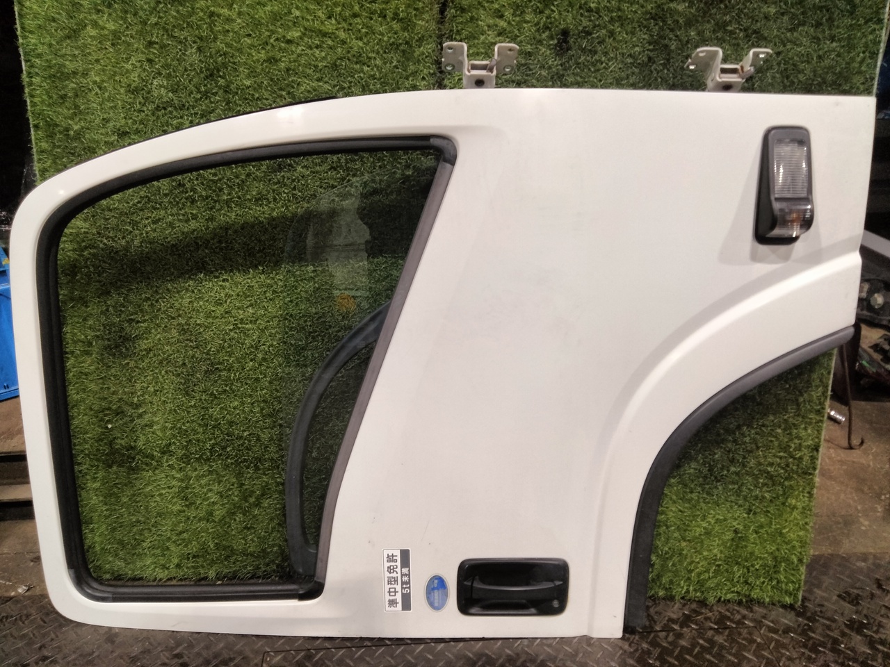 日産UD 外装品 H26年 TKG-BLR85N