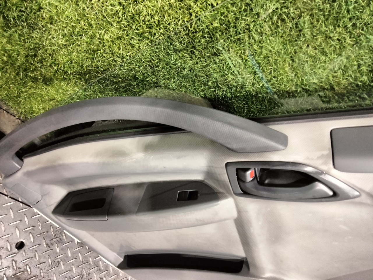 日産UD 外装品 H26年 TKG-BLR85N