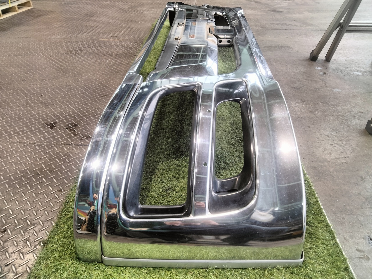 三菱ふそう 外装品 H25年 QKG-FS54VZ