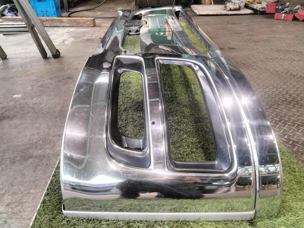 三菱ふそう 外装品 H25年 QKG-FS54VZ