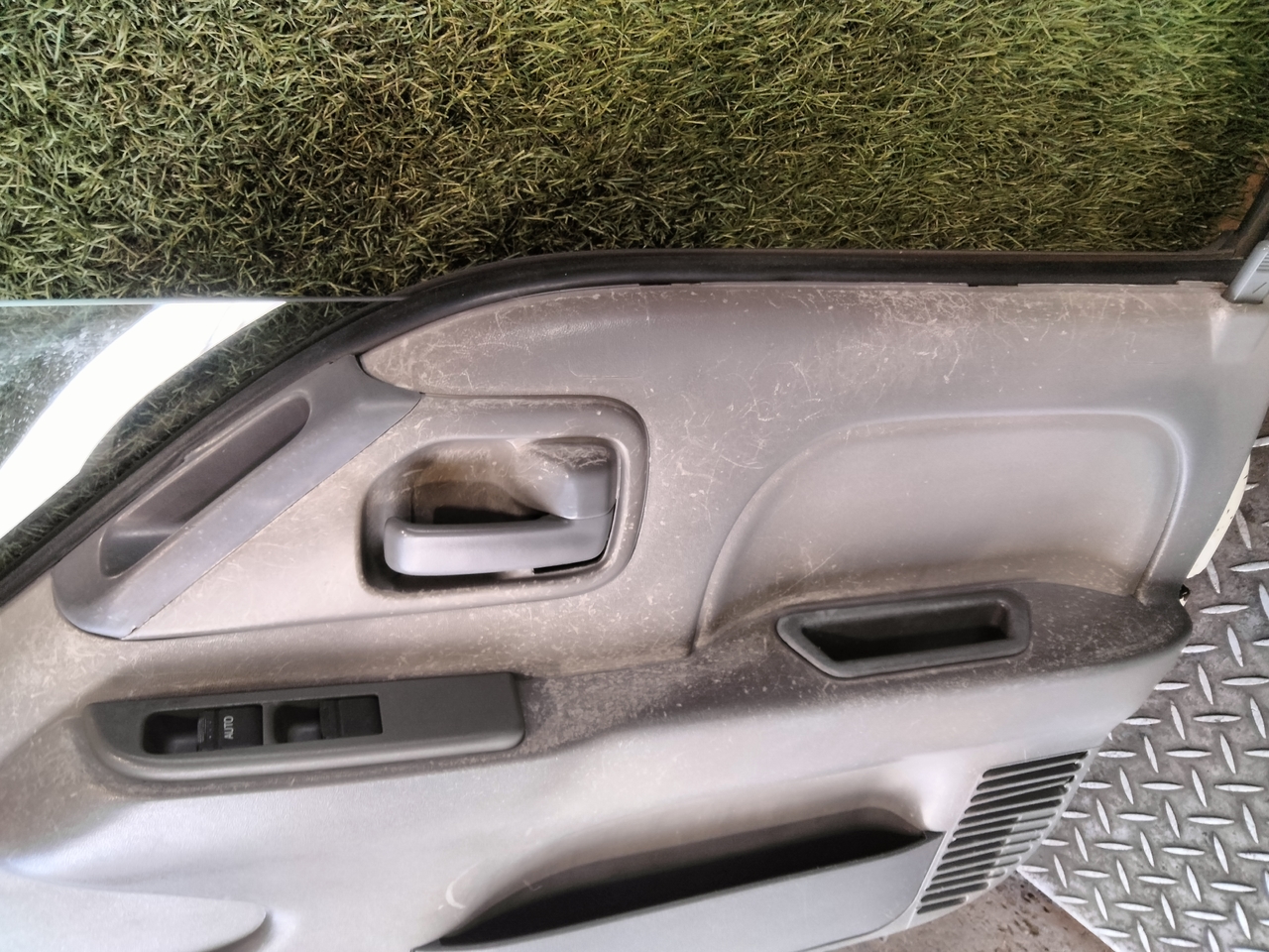 いすゞ 外装品 H23年 BKG-NHR85AN