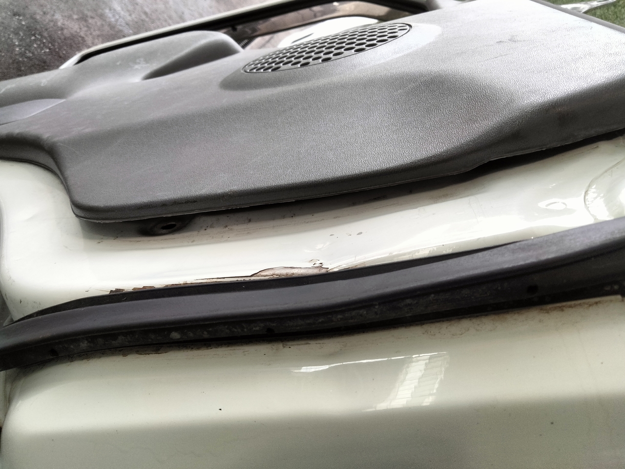 いすゞ 外装品 H23年 BKG-NHR85AN