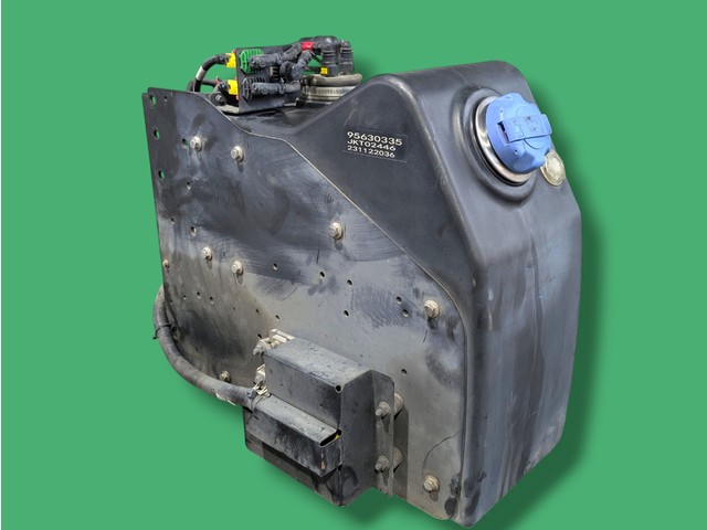 中古トラック部品 アドブルータンク 日産UD クオン | 中古トラック販売