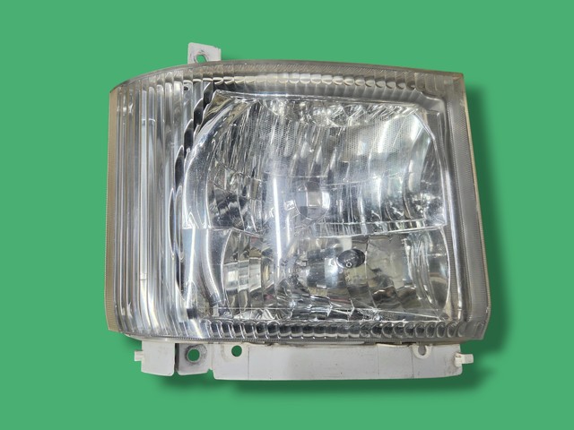 中古トラック部品 ヘッドライト右 いすゞ フォワード | 中古トラック