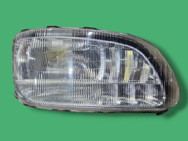 日野トラック　ヘッドライト 右側本体 中古トラック部品 ヘッドライト右 日野 | 中古トラック販売/買取