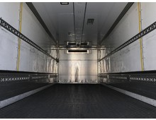 中古 いすゞ 冷蔵冷凍ウイング ４トン(中型) H26年 TKG-FRR90T2 室内写真