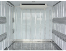 中古 日産UD 冷蔵冷凍バン ２トン(小型) H28年 TKG-FEB5W 内部