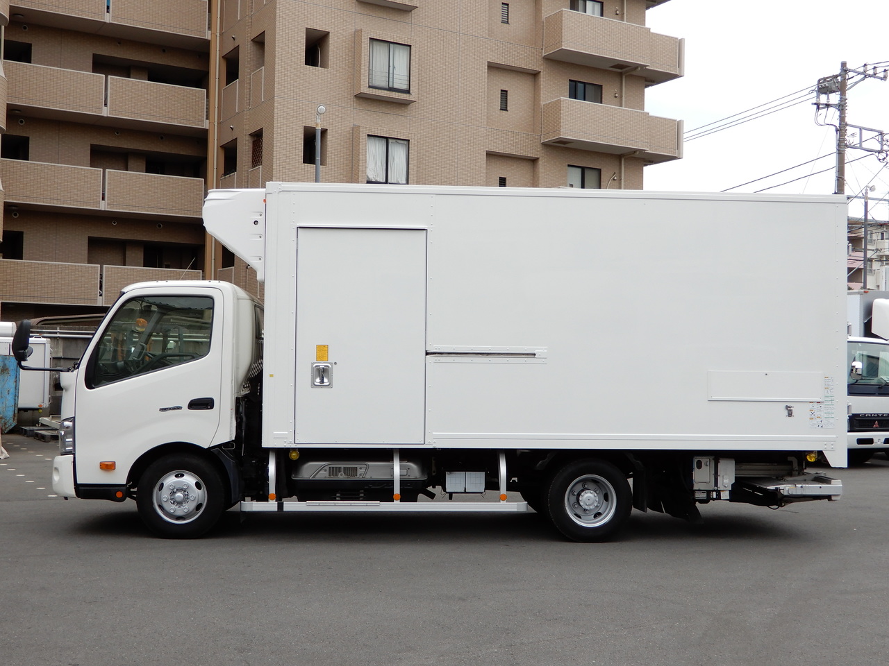 引取限定 トラック 箱 コンテナ 物置 倉庫 HINO デュトロ 車体 千葉県 