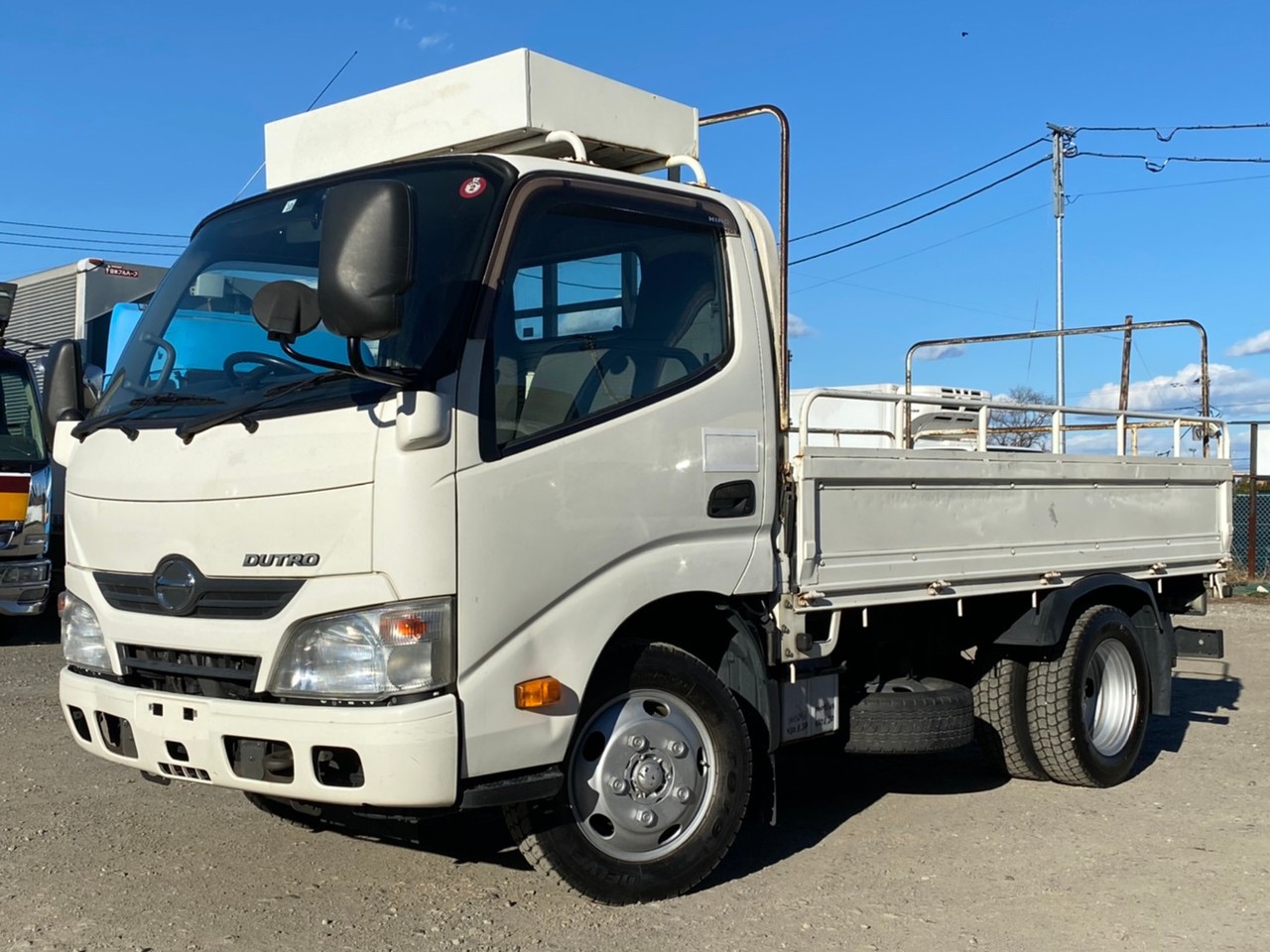 中古 日野 平ボディー車 ２トン H23年 Skg Xzu605m ストックno 5 安さ世界一に挑戦 中古トラックのワンプラストア