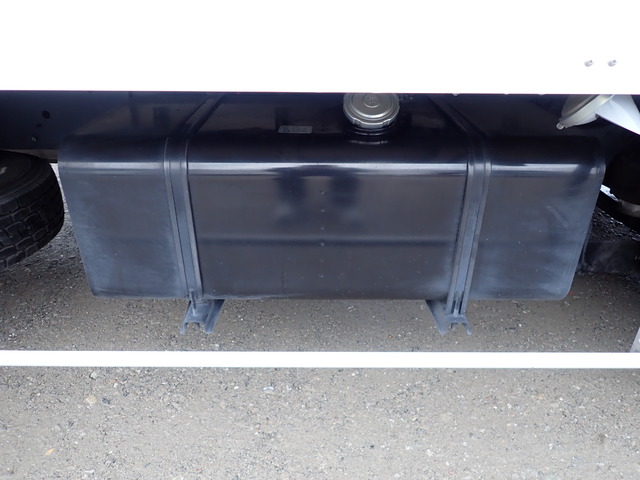 中古 日野 冷凍冷蔵バン 4トン(中型) R1年 2KG-FD2ABGの部品
