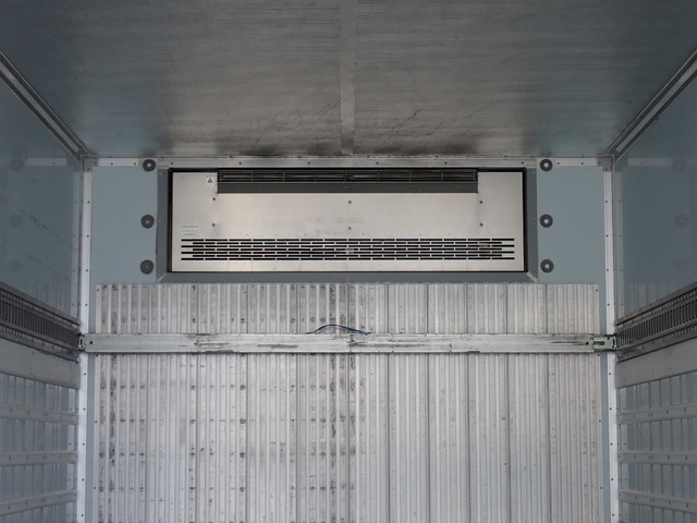 中古 いすゞ 冷凍冷蔵バン 増トン H30年 2PG-FTR90V2の内装