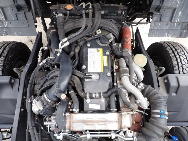 中古 いすゞ 冷凍冷蔵バン 増トン H30年 2PG-FTR90V2の部品