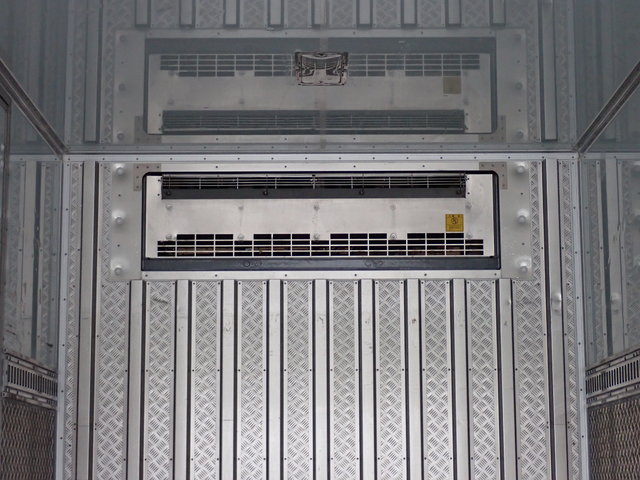 中古 日野 冷凍冷蔵バン 4トン(中型) H28年 TKG-FD7JLAGの内装