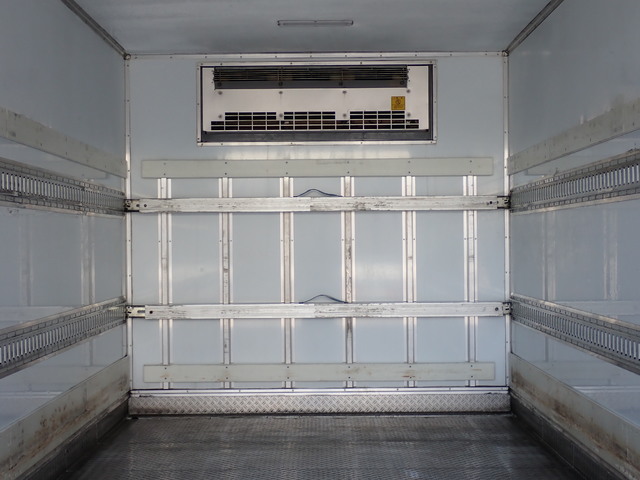 中古 いすゞ 冷凍冷蔵バン 4トン(中型) H30年 TKG-FRR90S2の内装