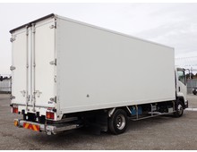 中古 いすゞ 冷蔵冷凍バン ４トン(中型) H29年 TKG-FRR90T2 リア写真