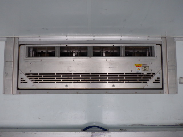 中古 【198万円】いすゞ 冷凍バン 4トン(中型) H26年 TKG-FRR90S1改の内装
