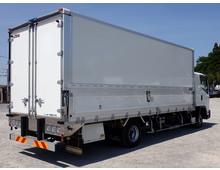 中古 日産UD 冷蔵冷凍ウイング ４トン(中型) H30年 2PG-BRR90S2 リア写真