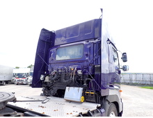 中古 日野 トレーラーヘッド (トラクターヘッド) 大型 H30年 QPG-SH1EDDG 室内写真