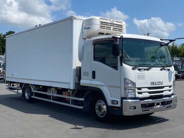 中古 いすゞ 冷凍バン 4トン(中型) H27年【ストックNo.3-74826