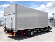 中古 いすゞ バン ４トン(中型) H29年 2RG-FRR90S2 リア写真