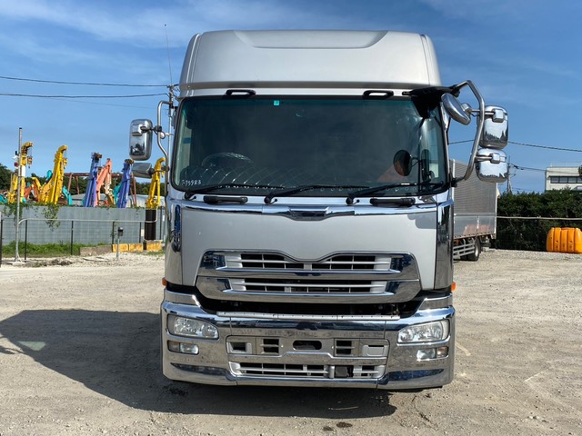 中古 日産UD トレーラーヘッド (トラクターヘッド) 大型 H26年