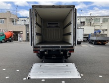 中古 三菱ふそう 冷蔵冷凍バン ２トン(小型) H28年 TKG-FEB80 室内写真
