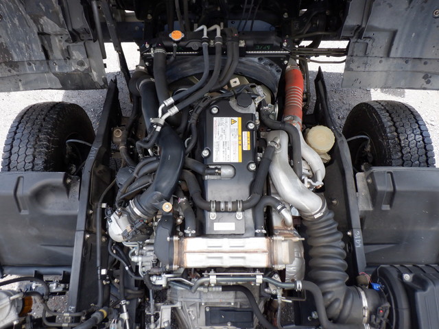 中古 いすゞ ウイング 4トン(中型) R1年 2RG-FRR90S2の部品