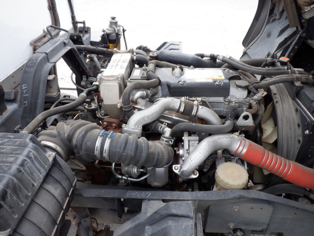 中古 いすゞ 冷凍バン 4トン(中型) H31年 2PG-FRR90T2の部品