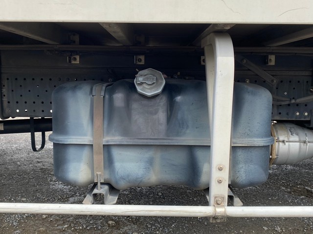 中古 いすゞ 冷凍バン 2トン(小型) H24年 SKG-NPR85ANの部品