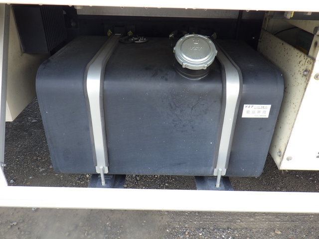 中古 【231万円】日産UD 冷凍バン 4トン(中型) H26年 TKG-MK38Lの外装