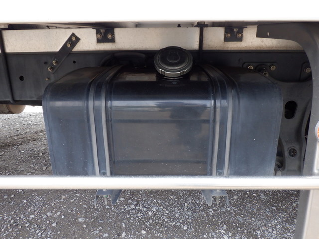 中古 日野 冷凍バン 4トン(中型) H29年 TKG-FD7JLAGの外装