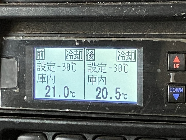 中古 【440万円】日野 冷凍バン 2トン(小型) H29年 TKG-XZU710Mの内装