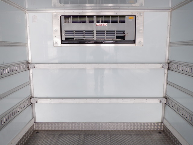 中古 【396万円】日野 冷凍バン 4トン(中型) H30年 2KG-FC2ABAの内装