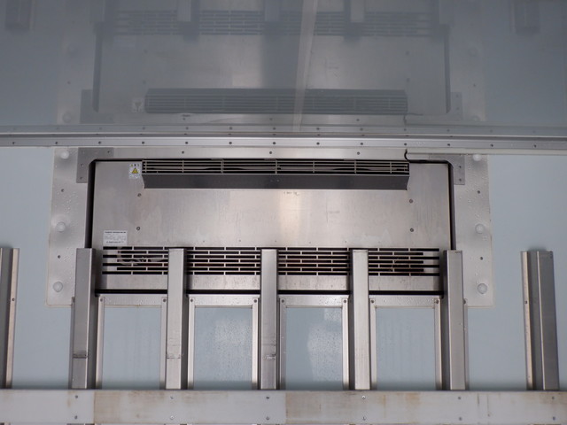 中古 日野 冷凍バン 4トン(中型) H29年 TKG-FD7JLAGの内装