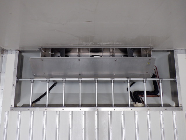 中古 【1,100万円】日野 冷凍バン 大型 H29年 2RG-FR1AHGの内装