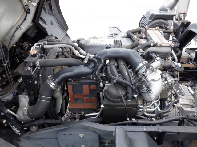 中古 【275万円】いすゞ ウイング 4トン(中型) H30年 2RG-FRR90S2の部品