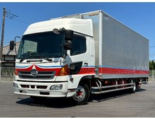 ワイドキャブ 7200ボデー アルミバン 跳ね上げゲート 6気筒エンジン ターボ240馬力 日野レンジャー マニュアル6速 積載2トン