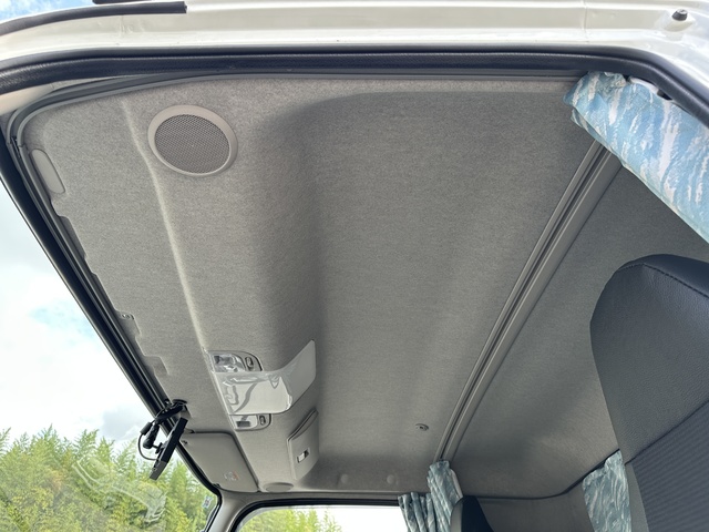 中古 【1078万円】三菱ふそう ウイング 4トン(中型) R7年 2KG-FK65Fの内装