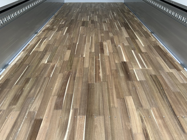 中古 【1078万円】三菱ふそう ウイング 4トン(中型) R7年 2KG-FK65Fの内装