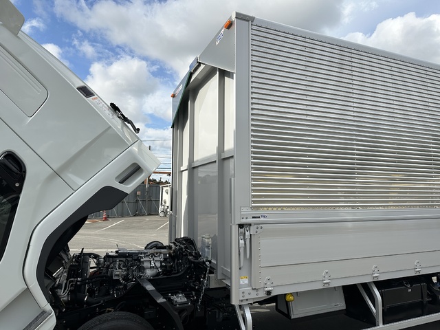 中古 【1078万円】三菱ふそう ウイング 4トン(中型) R7年 2KG-FK65Fの外装